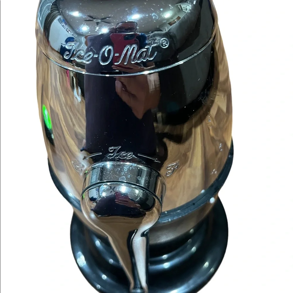 Ice-O-Mat black and chrome